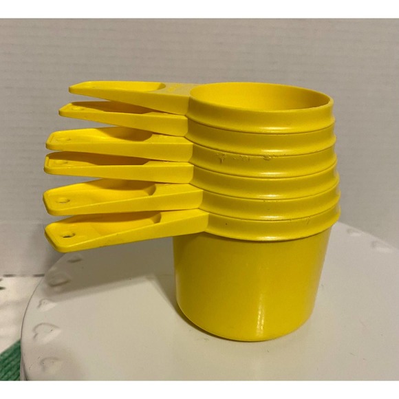 Tupperware Kitchen Vintage Yellow Tupperware Measuring Cups Poshmark